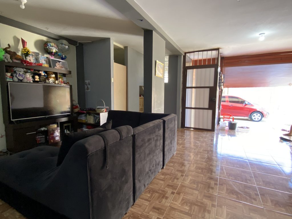 273E6479-0D0C-42AF-84DC-B37279BFE65B